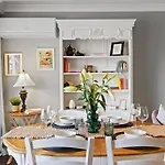 Coastal 1-Bed Apartment With Pool & Tennis Court